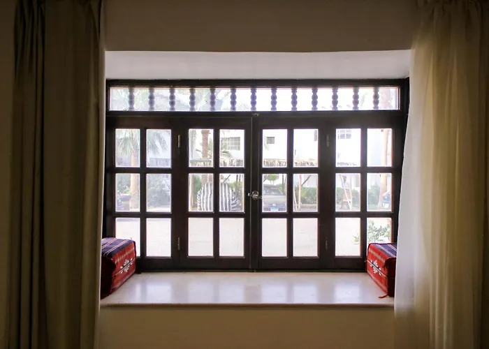 Delta Shine Apartment